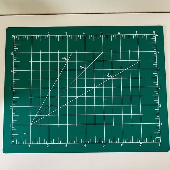 Crafters 8 X 6 Cutting Mat Board With Inches and 3 Angles 30, 45 and 60 Degree - Picture 1 of 1